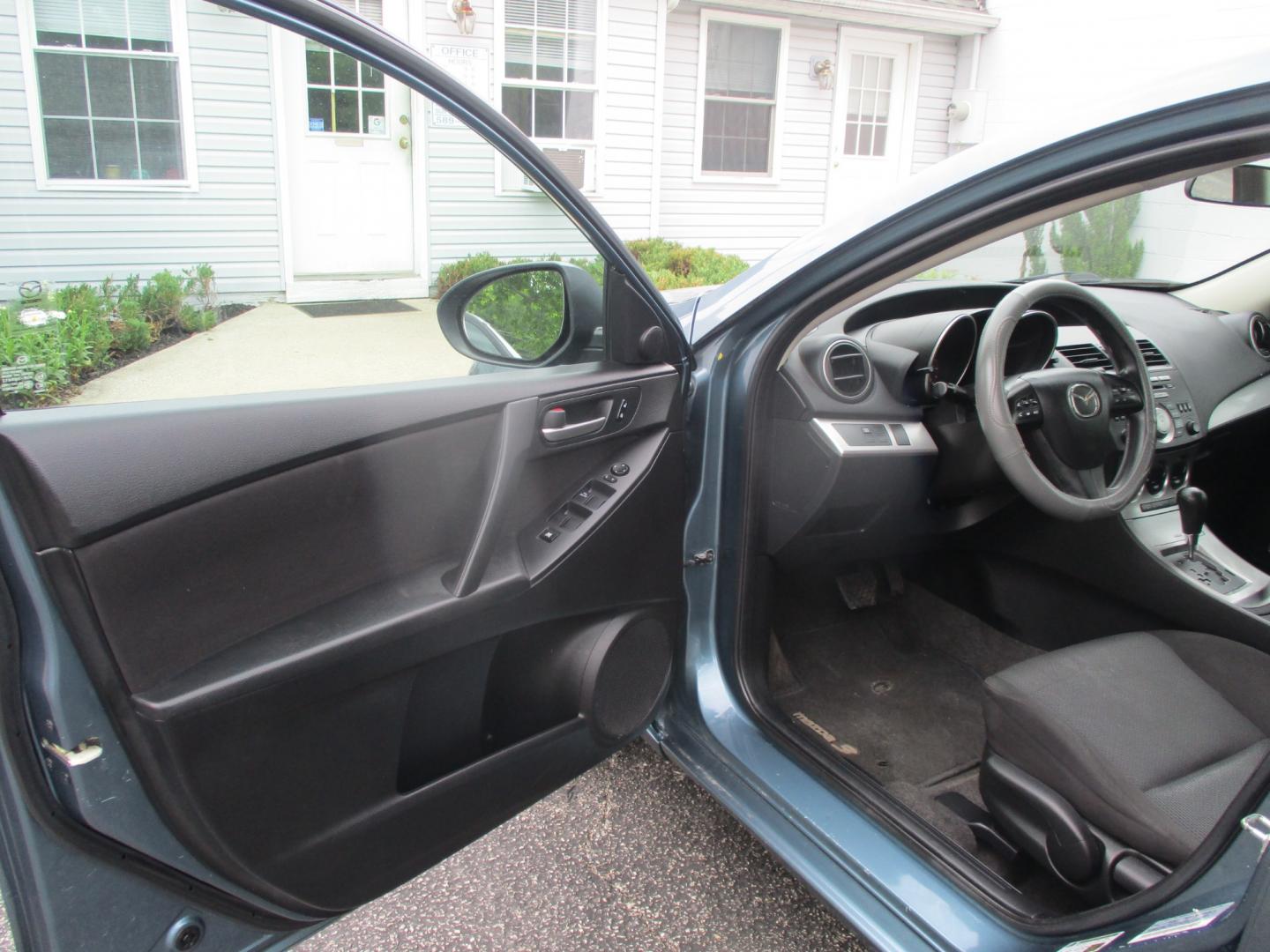 2011 BLUE Mazda MAZDA3 i Touring 4-Door (JM1BL1VF9B1) with an 2.0L L4 DOHC 16V engine, located at 540a Delsea Drive, Sewell, NJ, 08080, (856) 589-6888, 39.752560, -75.111206 - Photo#14